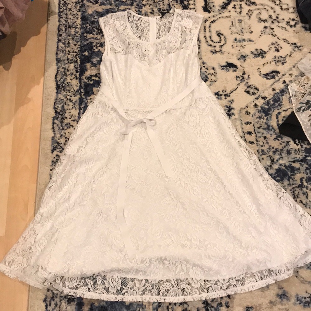 White lace over lay A-line